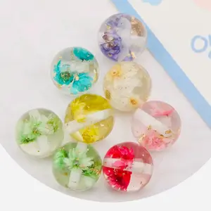 Elegant Floating Dried Flower with Gold Flake 20mm Bead