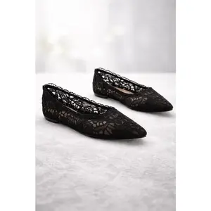 Black Lace Pointed Toe Ballet Flats