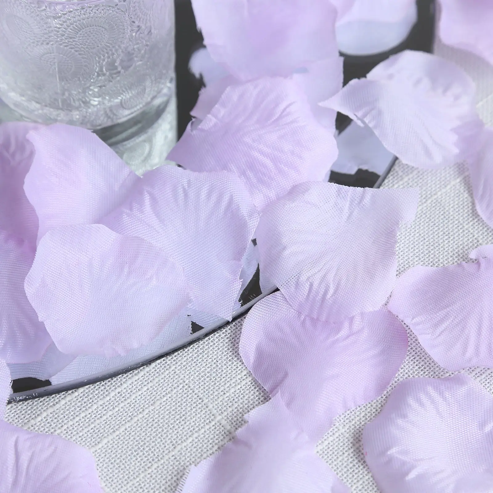 500-Pack Silk Rose Petals Confetti - Lavender Lilac Round, Festive Party Supplies for DIY Decoration, Table Scatters, Favor Making