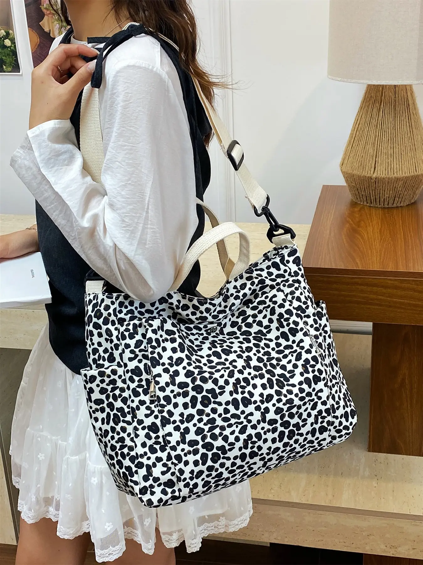 2026 New Leopard Print Shopper Tote Bag for Women, Fashion Patterned Bag, Korean Style Large Capacity Shoulder Bag, Multi-Pocket Daily Commuter Bag, Waterproof Travel Shopping Bag