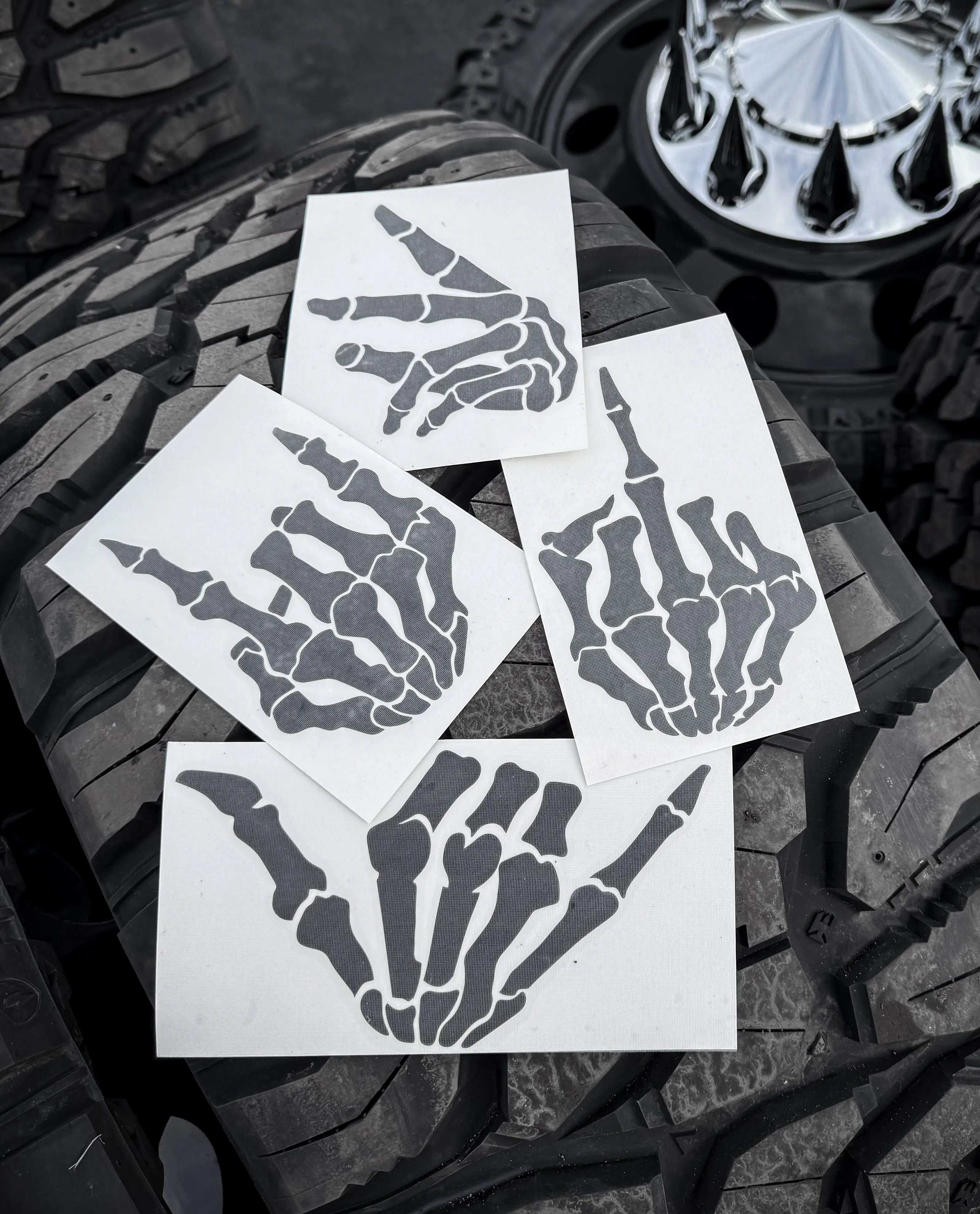 4-Pack Skeleton Sticker Hands - Perfect for Cars Trucks SUVs or Toolbox - Vehicle Exterior Decoration, High Outdoor Resistance