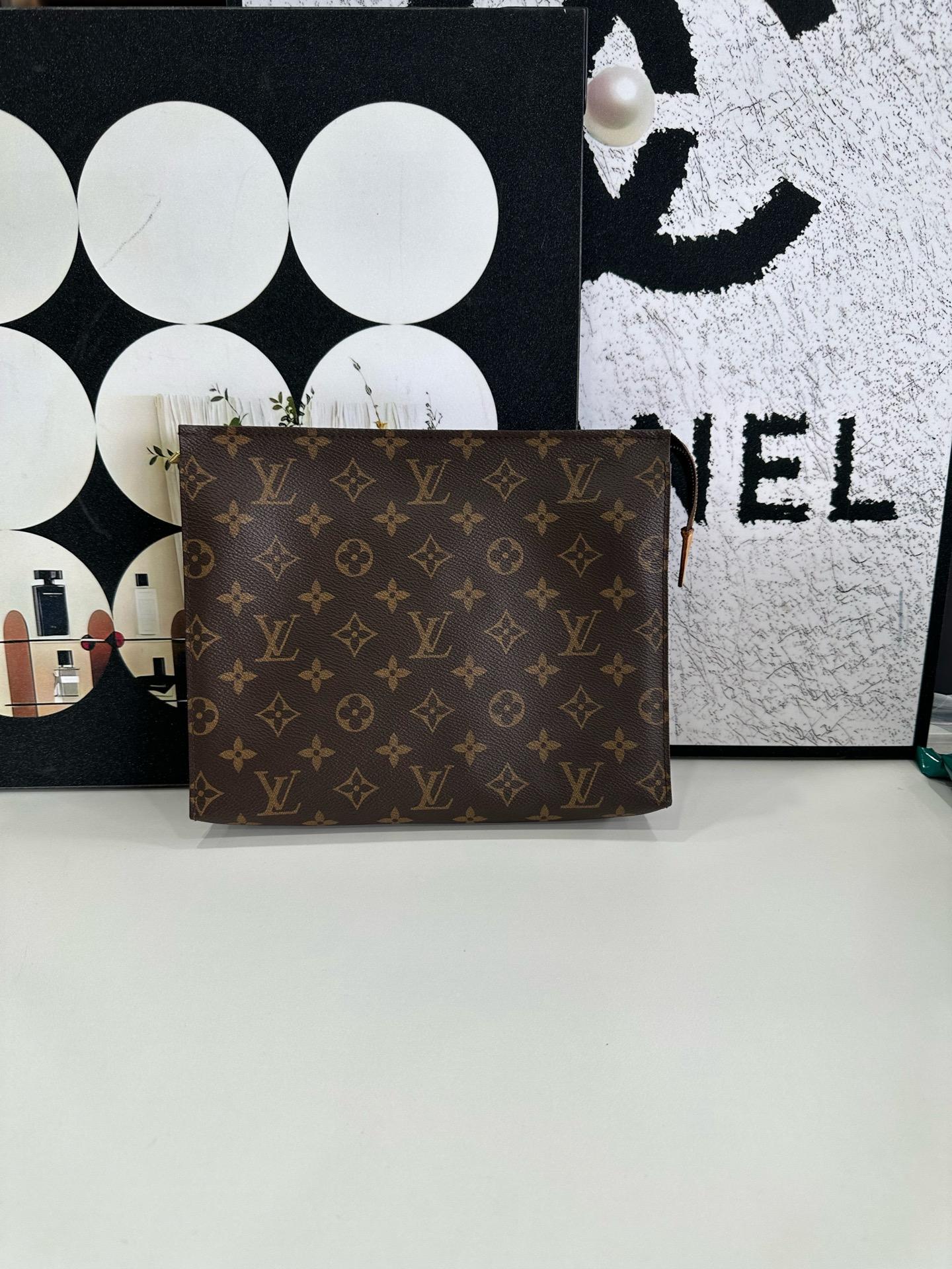 Pre-owned Louis Vuitton Monogram Toiletry Pouch – Date Code UD4196