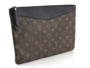 Pre-owned Louis Vuitton Coated canvas clutches & wristlets Monogram Daily Zippered Pouch Bag