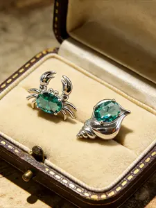 Fashionable Blue Zircon Crab Shell Asymmetric Earrings for Women, Simple Party Vacation Personality Studs, Cute and Stylish Jewelry