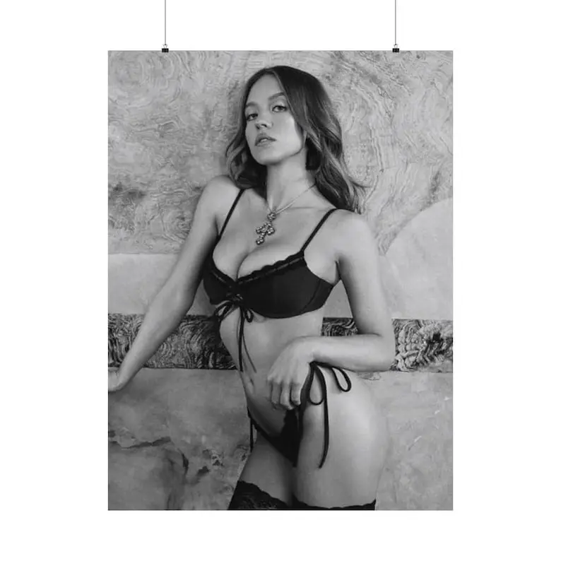 No Framed, Sydney Sweeney Poster black and white