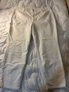 American Eagle Jeans Cream White Size 22 Regular Inseam 28 inches Mom Jean