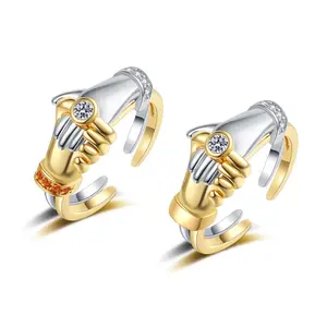 Zircon Hug Hand Couple Rings for Men and Women Personalized Anniversary Jewelry Gift
