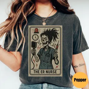 Comfort colors Er Nurse Tarot Card Shirt Funny Gift For Emergency Rn Skeleton Witchy Tee Fall Er Rn Nurse Halloween Aesthetic TraumNurse