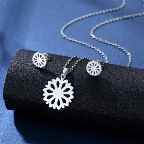 Hollow flower necklace earring set   sil