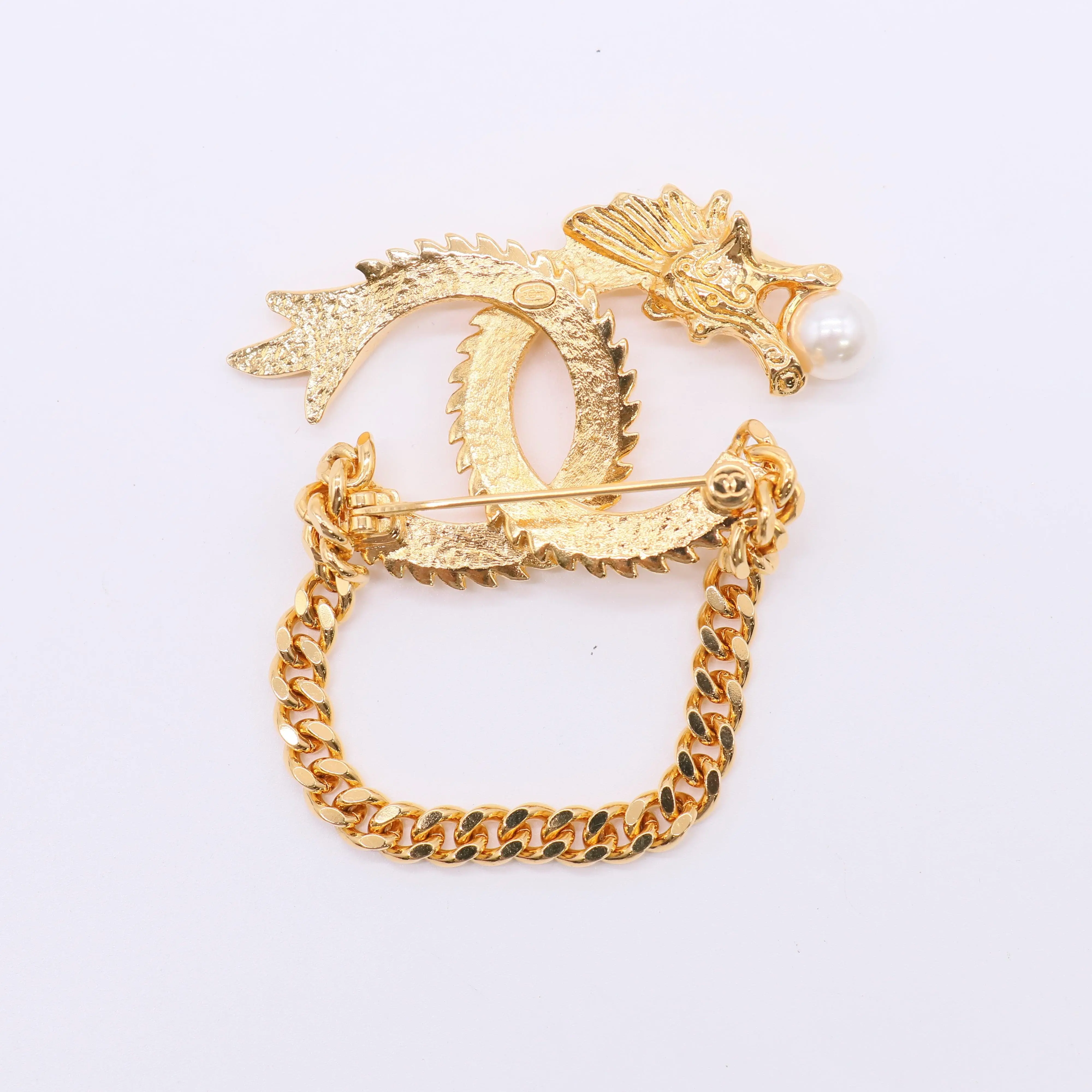Pre-owned Chanel CC Logo Brooch Gold Tone Metal twins LDJ5044