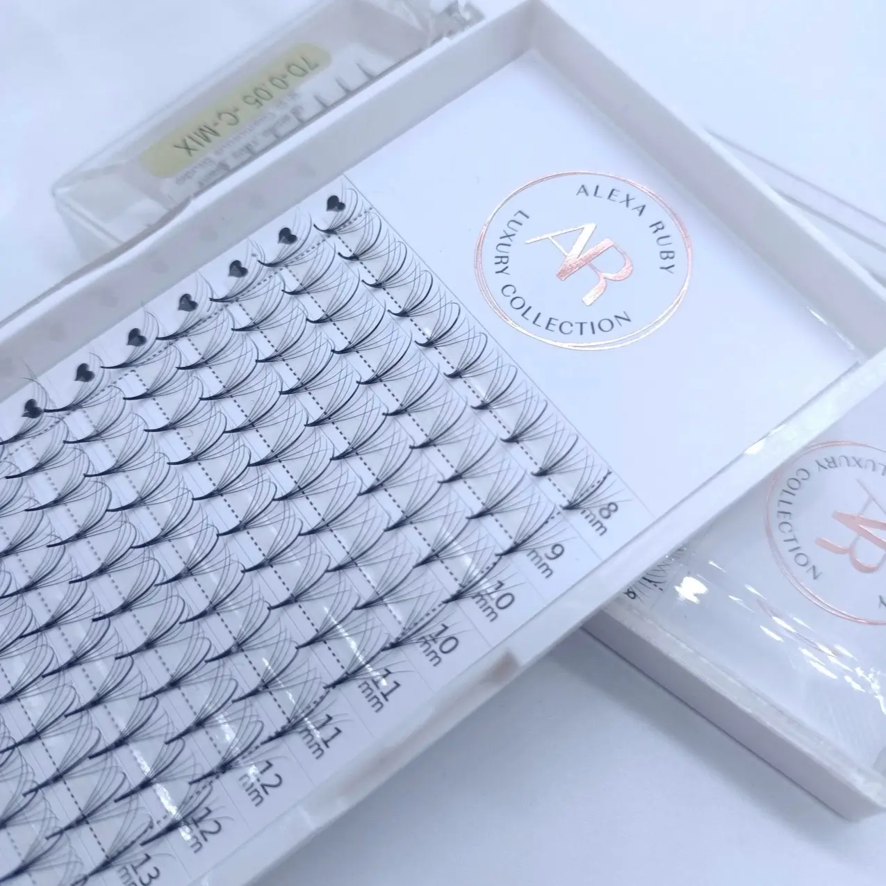 5D C 0.07 Pro-made Wispy Spike Fans 08-15mm.        7D D 0.07 Pro-made Wispy Spike Fans 08-15mm.               Lash Extensions