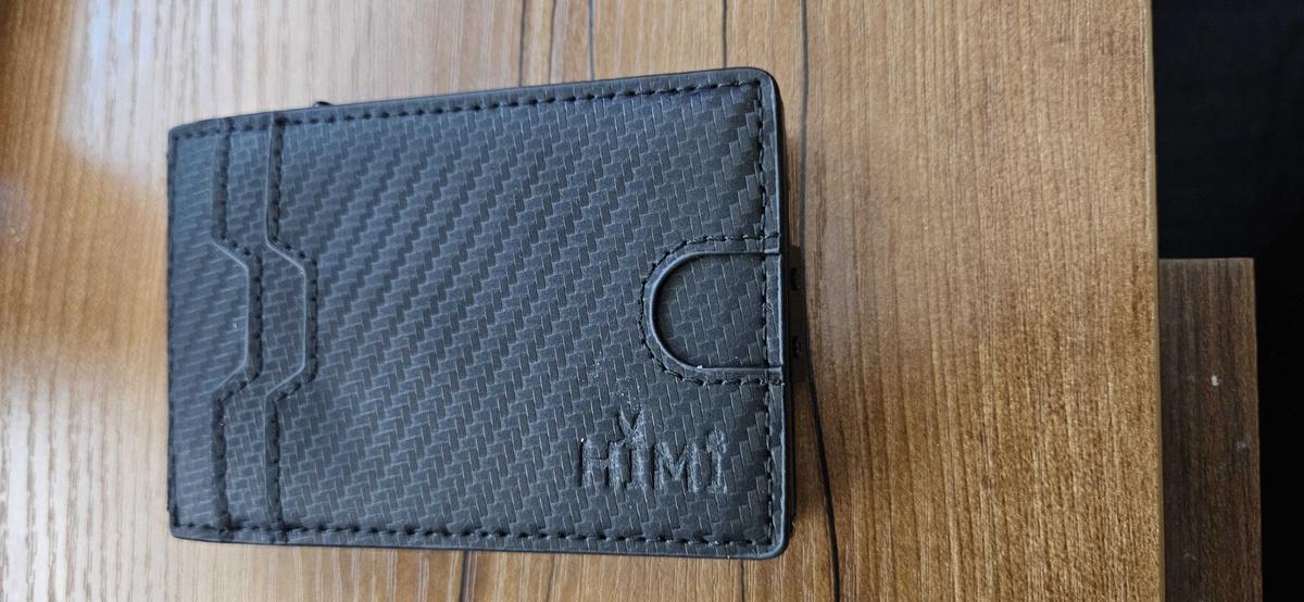 Item: Carbon Fiber Black