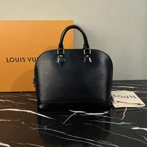 Pre-owned Louis Vuitton Leather Shoulder Bags 7.8'' R2299 Shoulder Bag C8358822393 0409 T1 Qiqi