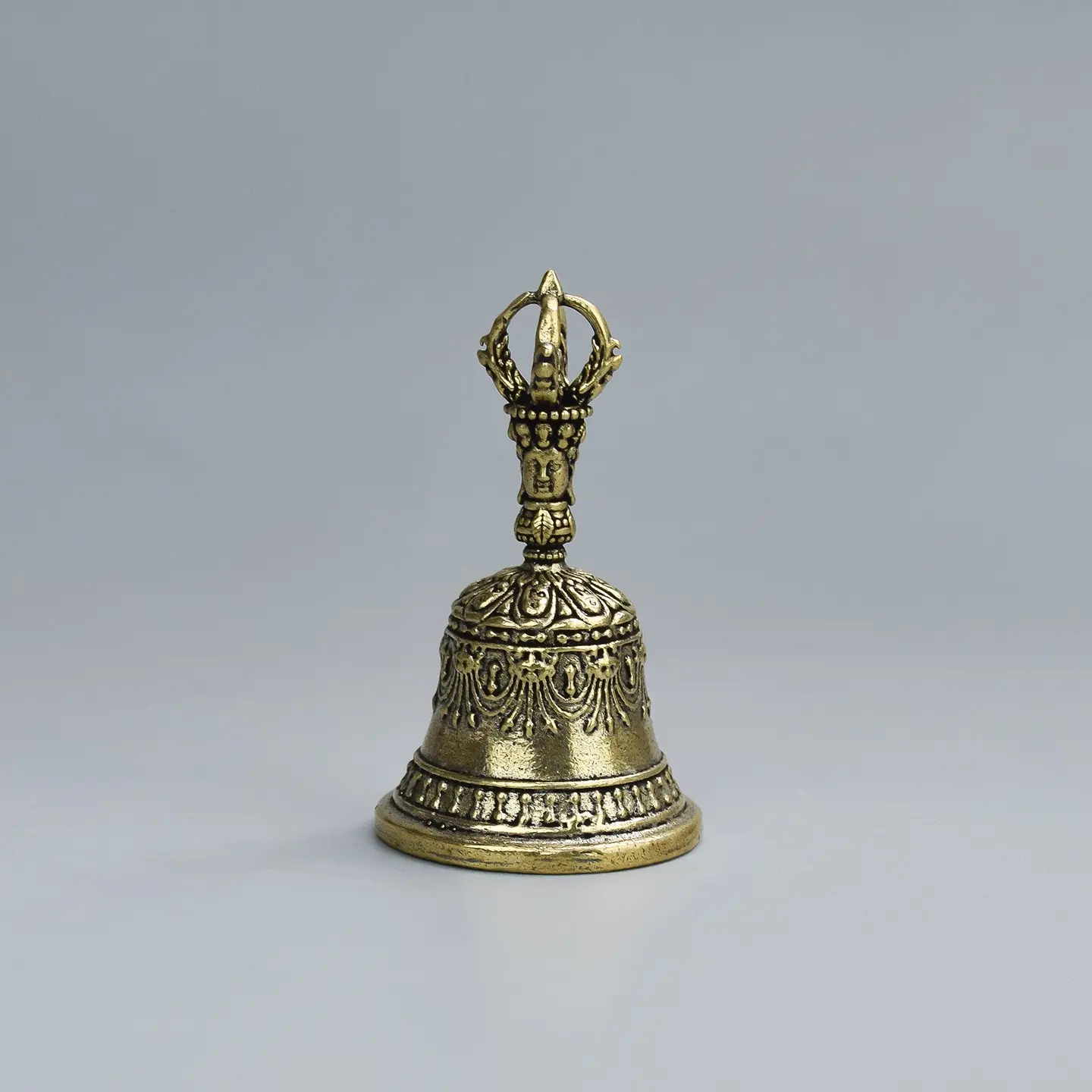 Carved Brass Handbell Ornament, Healing Metal Bell for Church Wedding School Ramadan Easter Celebrations, Vintage Style Decorative Bell