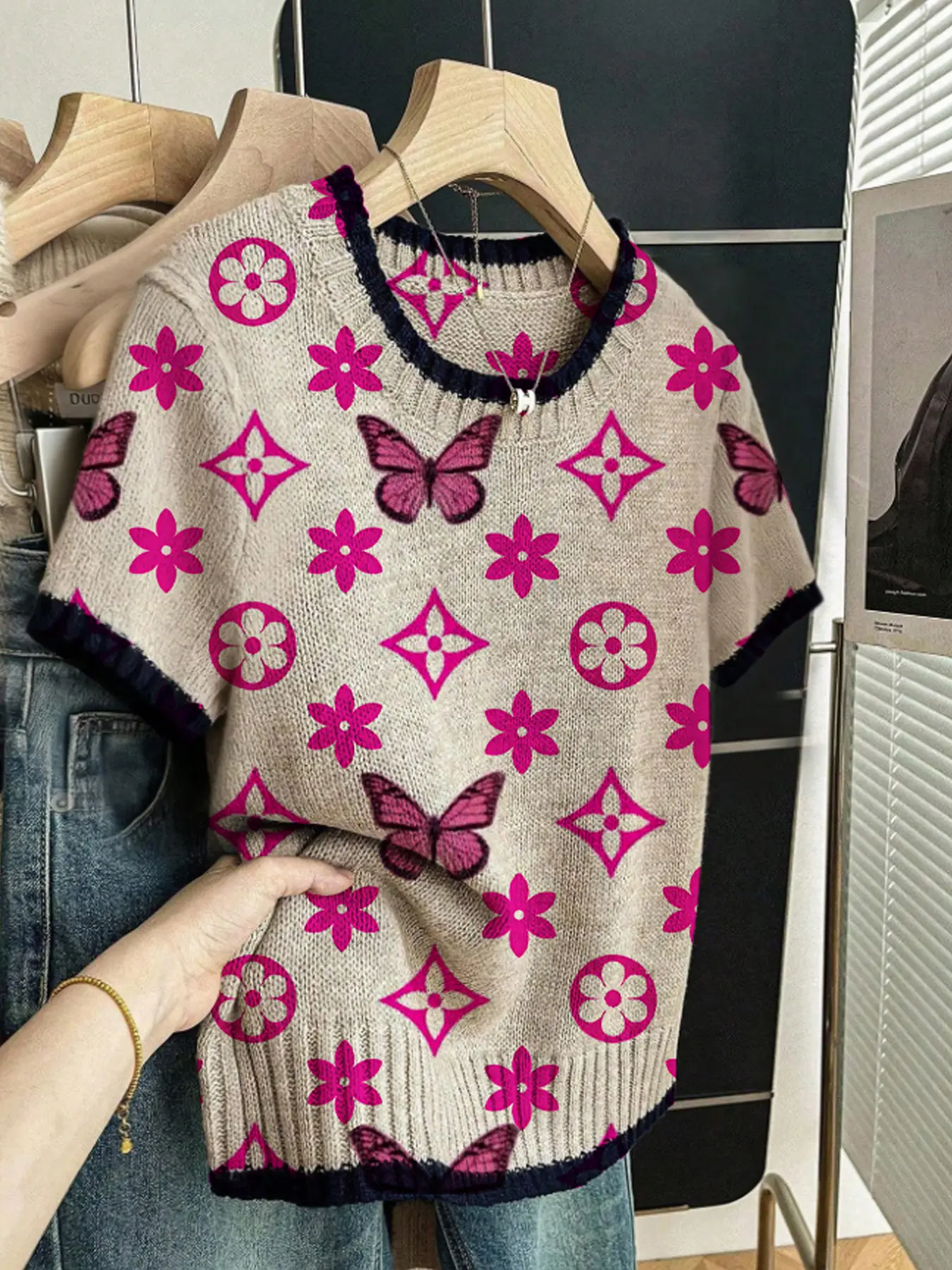 Geometric Butterfly Print Round Neck Lightweight Knit Sweater, Casual Chic Short Sleeve Knitwear for Spring Summer Fall, Comfortable Warm Fitted Women's Clothing