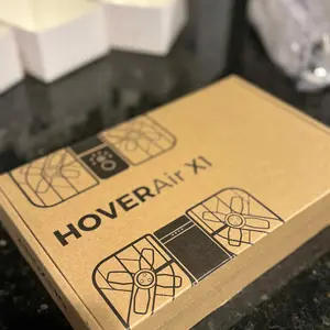 HOVERAir X1 Pocket-Sized Self-Flying Camera Lightweight Quadcopter with 5 Pre-Programmed Flights Foldable Design 125g Portable Electronic Handbag Mechanical Recording Drone