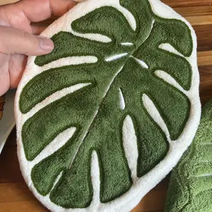 2PCS Monstera deliciosa hand towel, hanging coral fleece, heat-absorbing, plant-themed hand towel, kitchen towel, absorbent and lint-free.