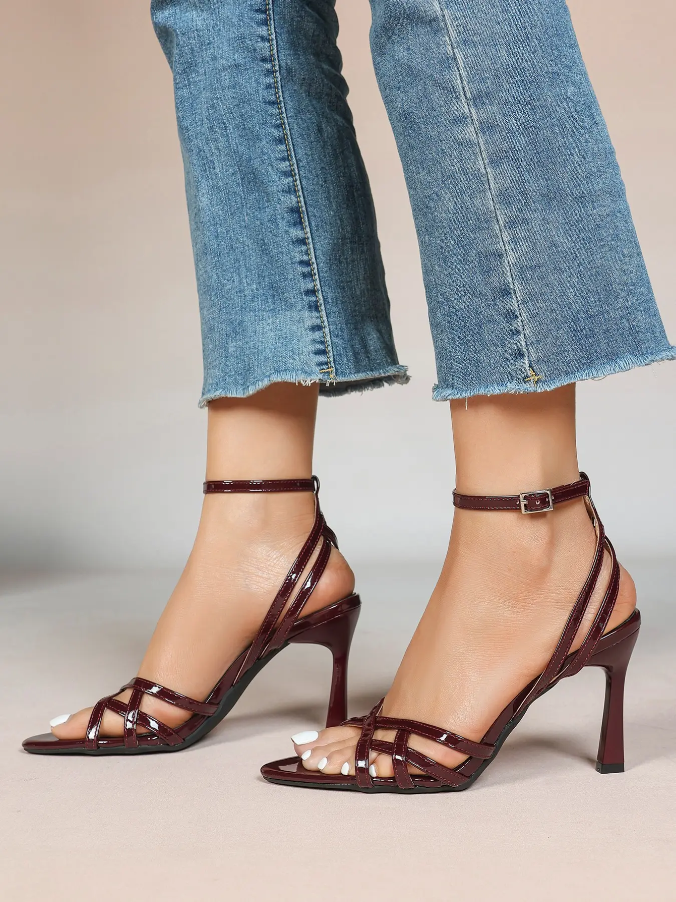 Sexy pointed open-toe women's sandals, strappy wrap-around ankle buckle kitten heels, brown burgundy patent leather high-heeled sandals, non-slip outsole, soft insole, perfect for parties, weddings and dates