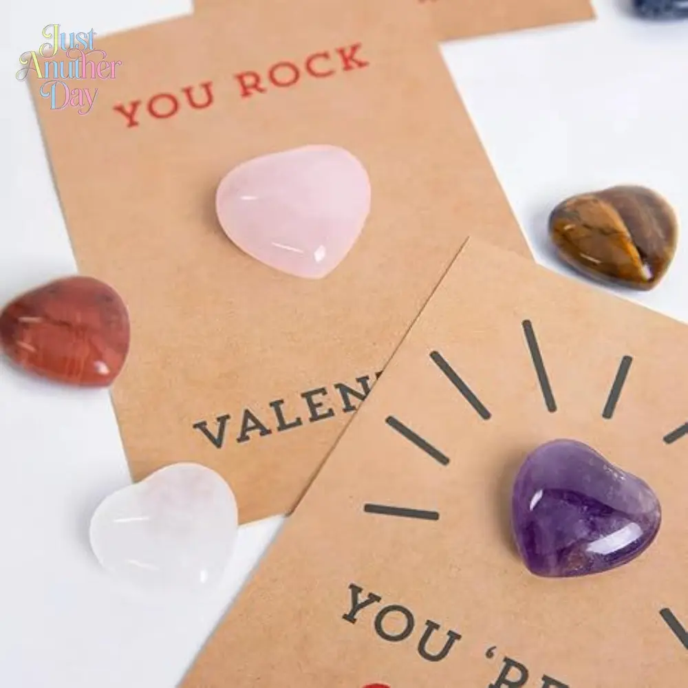 8 Pack Heart-Shaped Crystal Cards, Valentine’s Greeting Cards with Polished Gemstones, You’re a Gem of a Friend Hard Paper Postcard Set, Cute Small Gift Toy for Kids & Friends