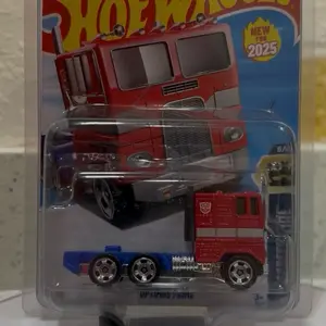 Hot wheels mainline transformers Optimus prime