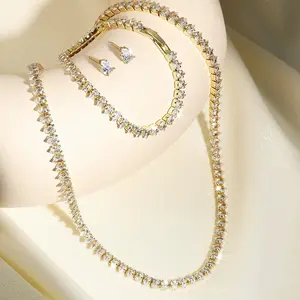A three-piece teardrop-shaped cubic zirconia jewelry set—an elegant matching set (including a necklace, bracelet, and stud earrings)—makes the perfect gift for formal dinners, weddings, anniversaries, and birthdays.