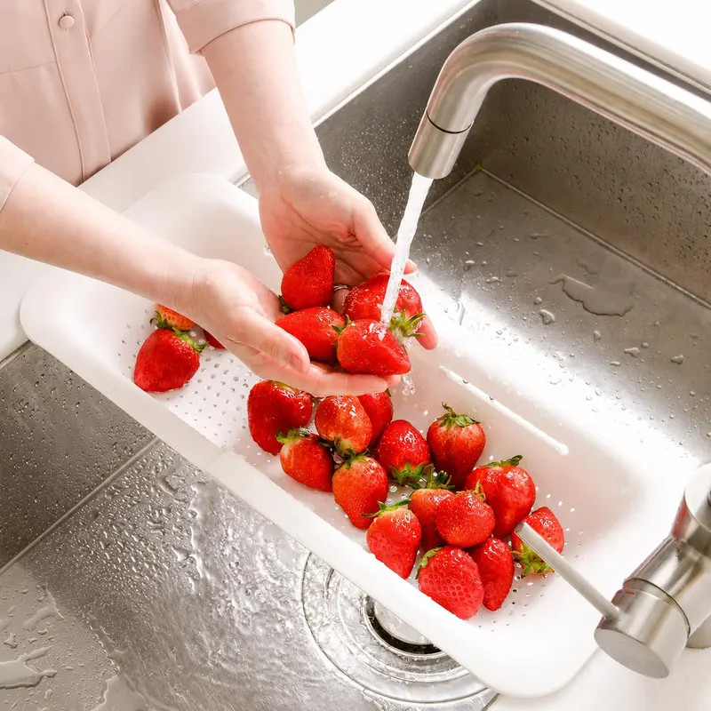 Plastic Expandable Over-Sink Colander Basket - Foldable Adjustable Telescopic Strainer with Holes, Space-Saving Family-Size Kitchen Organization Tool for Meal Prep, Safe Stable Kitchen Utensil