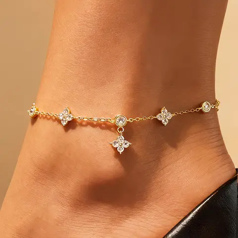 Women's 18K Gold-Plated Non Tarnish Splash-Safe Gold Waterproof Durable Stainless Steel Anklet - Delicate Lucky Flower Pendant, Dainty Beachwear Accessory, Ideal Mother's Day Gift (Female Costume Jewelry)