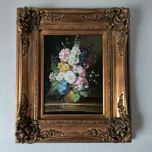 Vintage Oil on Canvas Flowers in Ornate Gold Frame Classic Artwork (207)