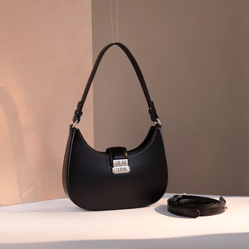 バッグ Coach Half Moon Signature Shoulder Bag coach half moon bag - TikTok Shop