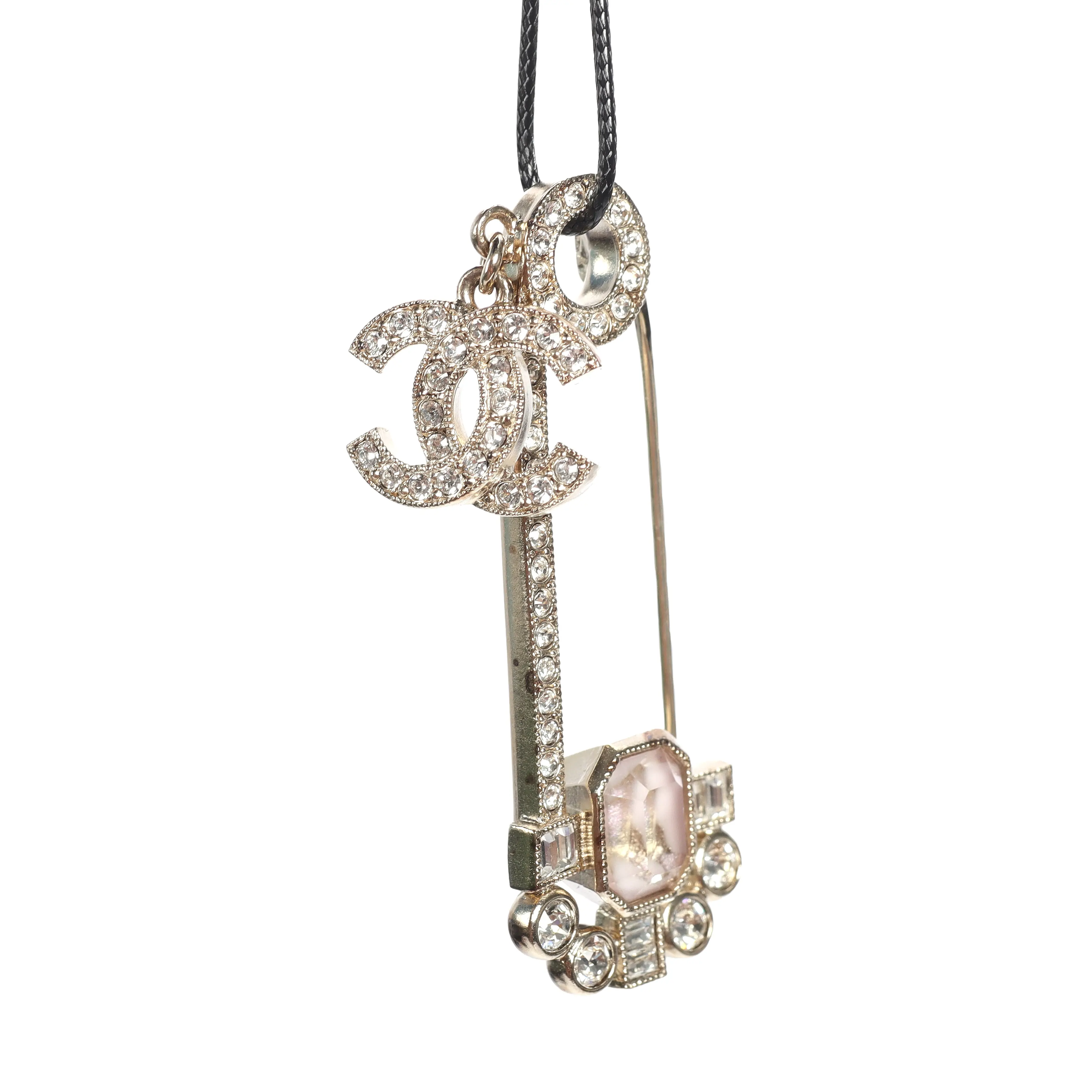Pre-owned Chanel Crystal Logo Key Silver Tone Metal Brooch 26249876 hz