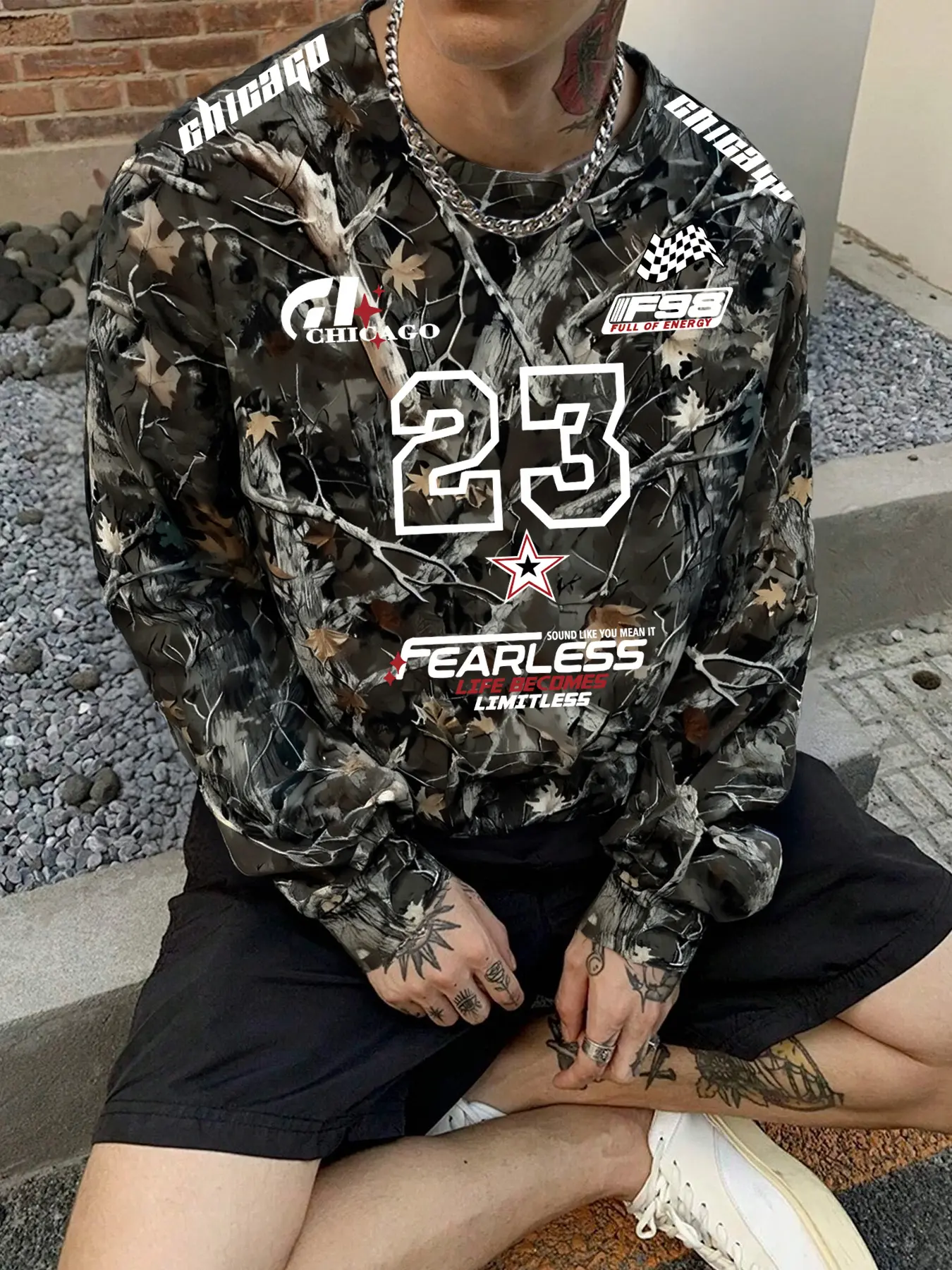 Men's Chicago 23 Camo Print Long Sleeve Shirt, Fearless Slogan, Soft Comfortable Fabric, Casual Streetwear, Fall&winter Fashion, Graphic, Camouflage Clothing
