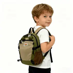This New Stylish And Lightweight Two-Tone Backpack Is Suitable for Children Aged 3 to 6 Who Prefer This Type of Bag