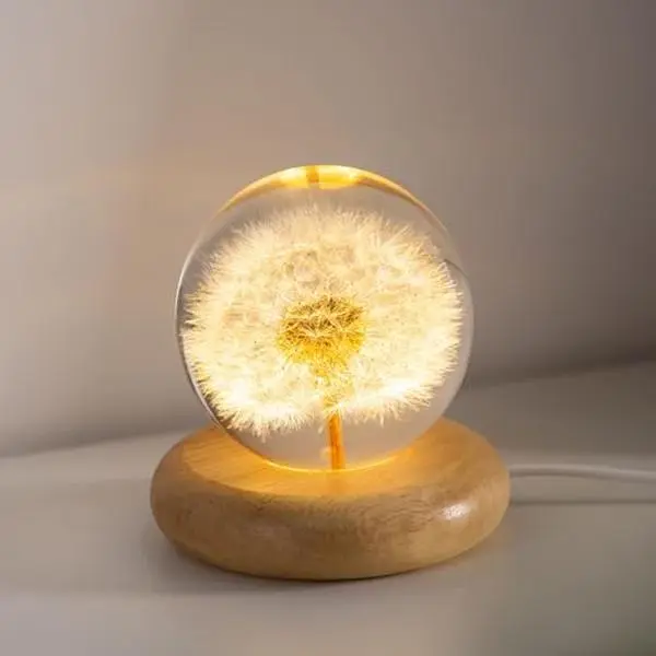 Preserved Real Flower Crystal Ball - 1x Crystal Ball with Wooden Base, Warm White LED Night Light, Bedside Table Artistic Floral Lamp, Aesthetic Home Decor Statue, Mother’s Day/Valentine’s Day Gift for Women, Chic Led Lights, Led Mood Light
