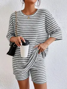 New Striped Knitted Casual Two-Piece Set for Women, Fitted Suit with Striped Pattern, All-Season Fashion