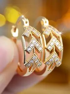 1 Pair Golden Plated Zigzag Arrow Hoop Earrings, Clear Cubic Zirconia Huggie Ear Buckles, Sparkling Wavy Clip Earrings For Women, Luxury Daily Wear Jewelry