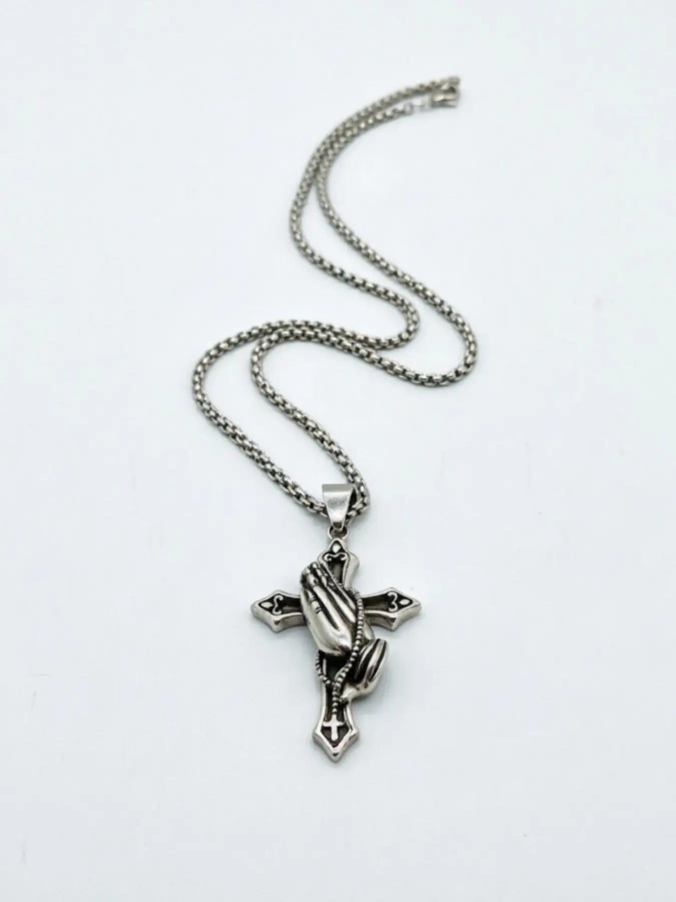 This vintage cross pendant necklace is suitable for both men and women, perfect for parties and everyday wear.  It's a stylish and versatile accessory, making it an ideal birthday gift. Faith Necklace, Cross Charm Necklace, Cross Necklaces