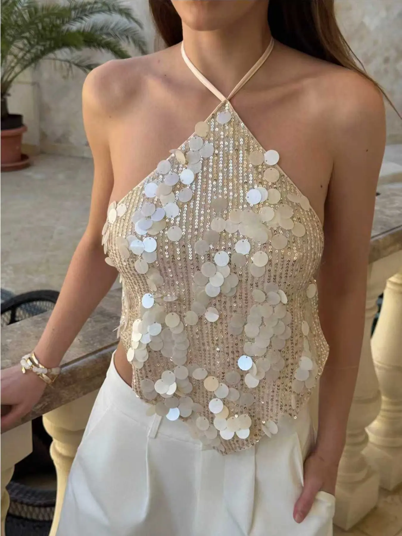 Women's Fashionable Chic Sexy Backless Halter Slim Fit Top with Sequins, Ideal for Beach Vacation, Evening and Party Wear, Trendy Summer Fashion, Womenswear
