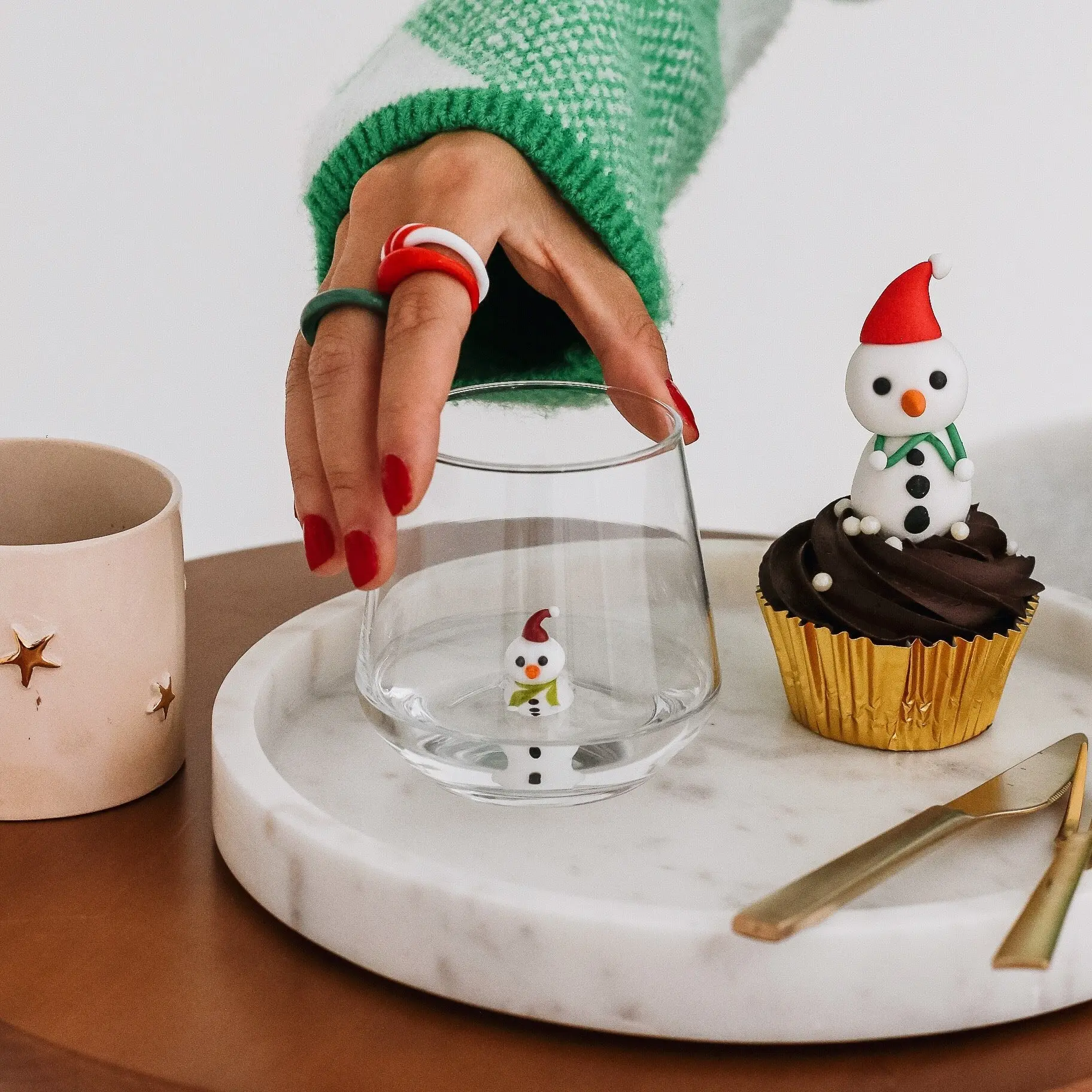 Drinking Glass set of 6 with Small Handmade Glass Figures, Snowman Décor, Christmas Tree, Penguin Gift, Panda, Santa, Gingerbread Man