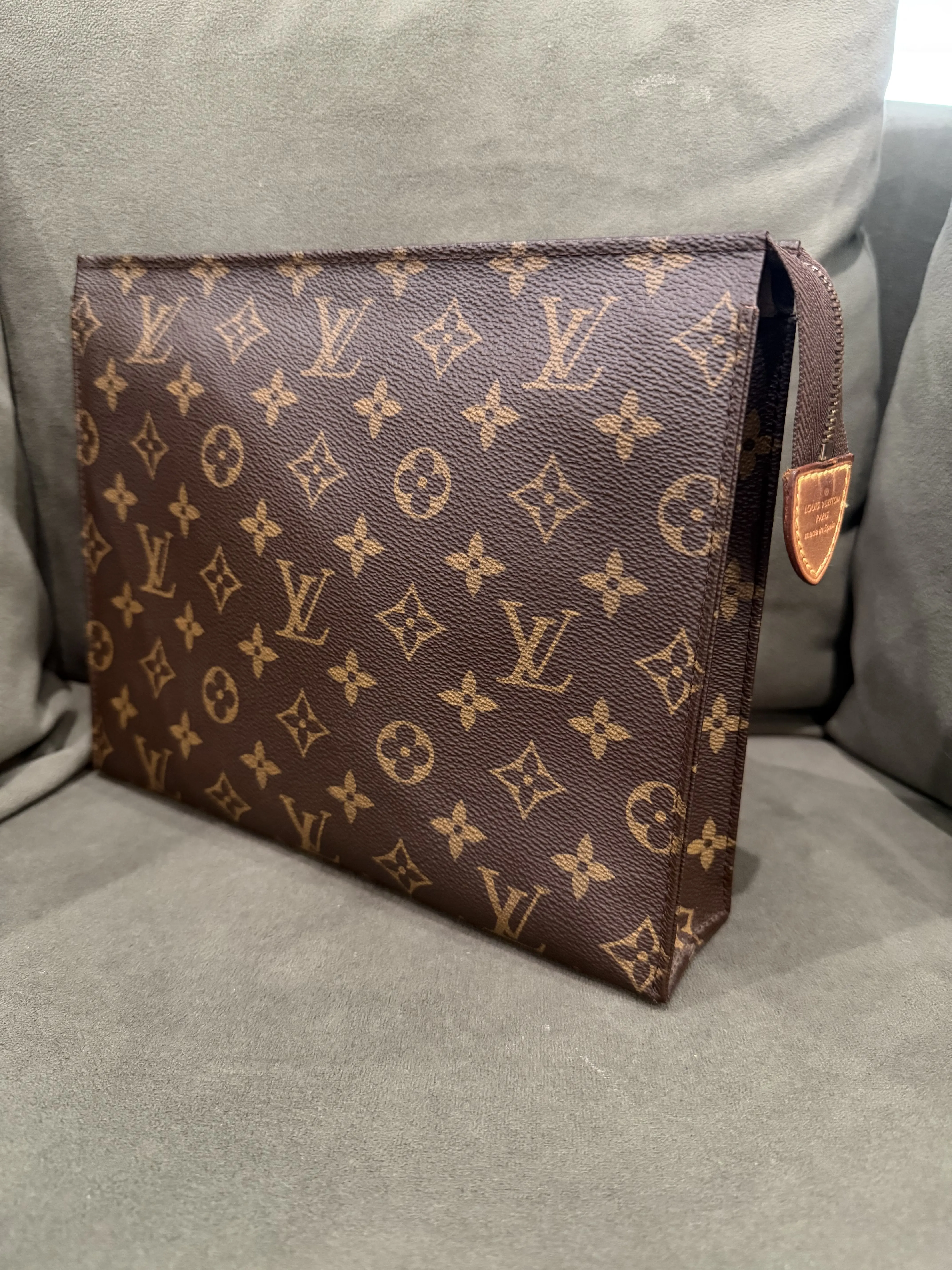 Pre-owned Louis Vuitton Canvas Clutches & Wristlets Toiletry Monogram Pouch 26 Brown Canvas