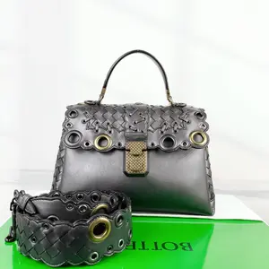 Pre-owned Bottega Veneta Leather Shoulder Bags 12.20'' R4699 Shoulder Bag C9207018852 0408 T5 Betsy