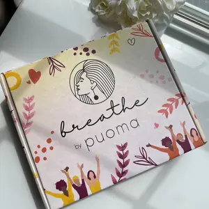The "Puoma Box " is a thoughtfully curated collection of high-quality self-care products, including soothing aromatherapy items, pampering essentials, and thoughtful gifts, designed to support and nurture new moms during their postpartum journey.