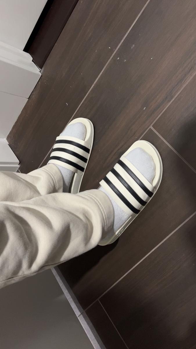 Item: 9, Medium, White