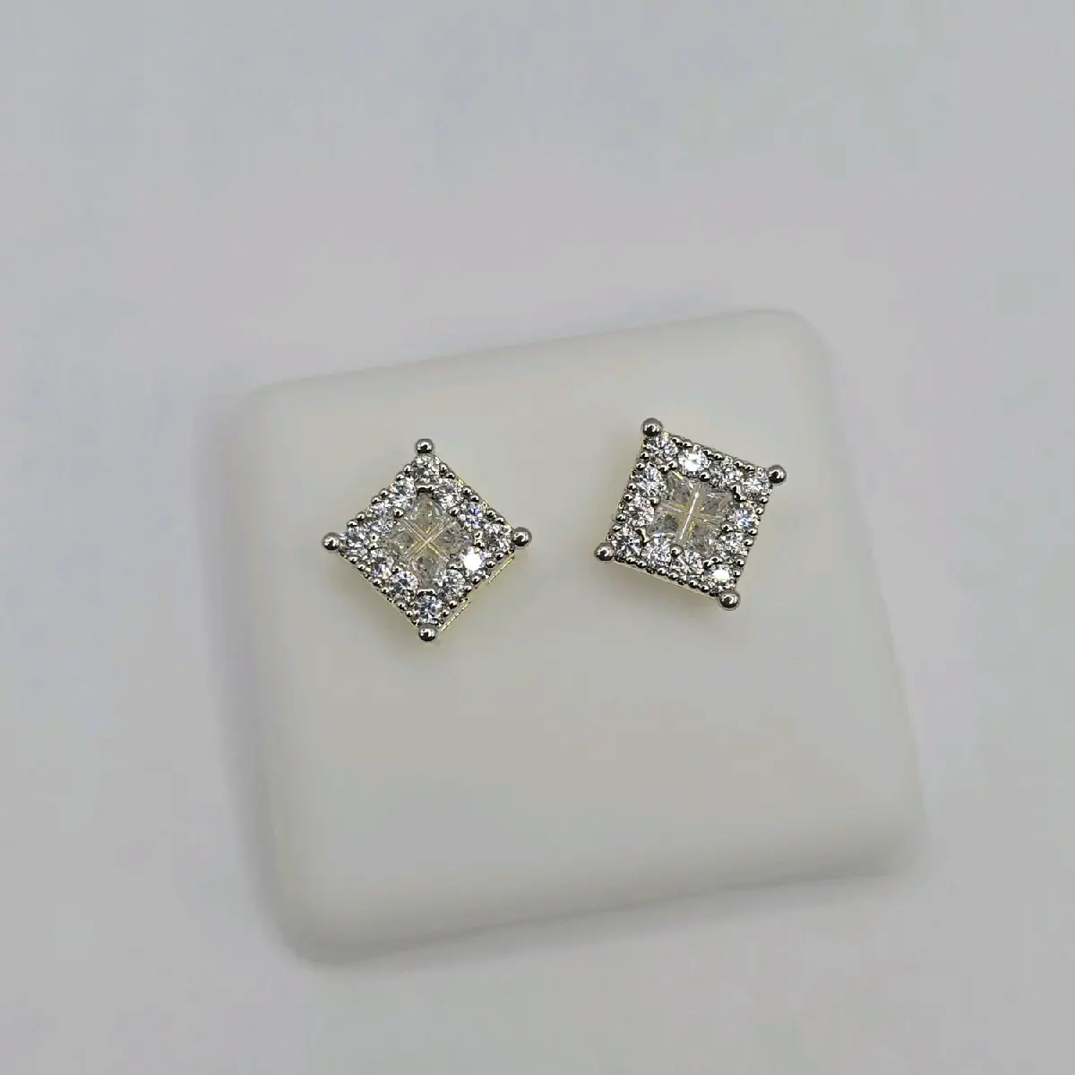 earrings fashion style beautiful the perfect gift gold-plated clear stone's 2 tones gold jewelry accessories women