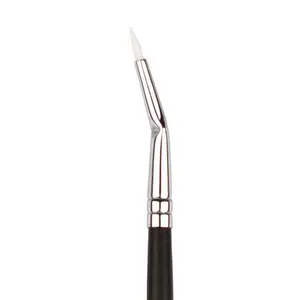 Bent Eyeliner Brush