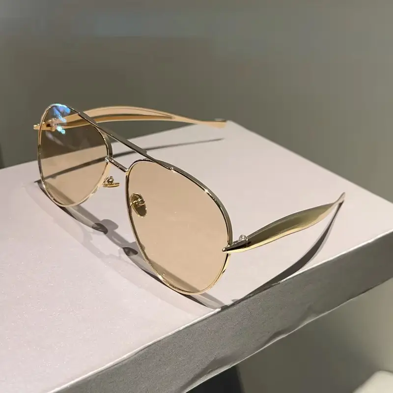 Unisex Retro Gold Polycarbonate Full-Rim Aviator Sunglasses - 2026 Metal Oversized 70s Style for Casual Wear