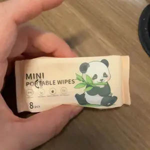 64pcs Mini Portable Wet Wipes, Alcohol-Free Disposable Multi-Use Wet Towels, Unisex, Ideal for Showroom, Hotel, Kitchen and Travel, Facial Cleansing Wipes for People and Pets