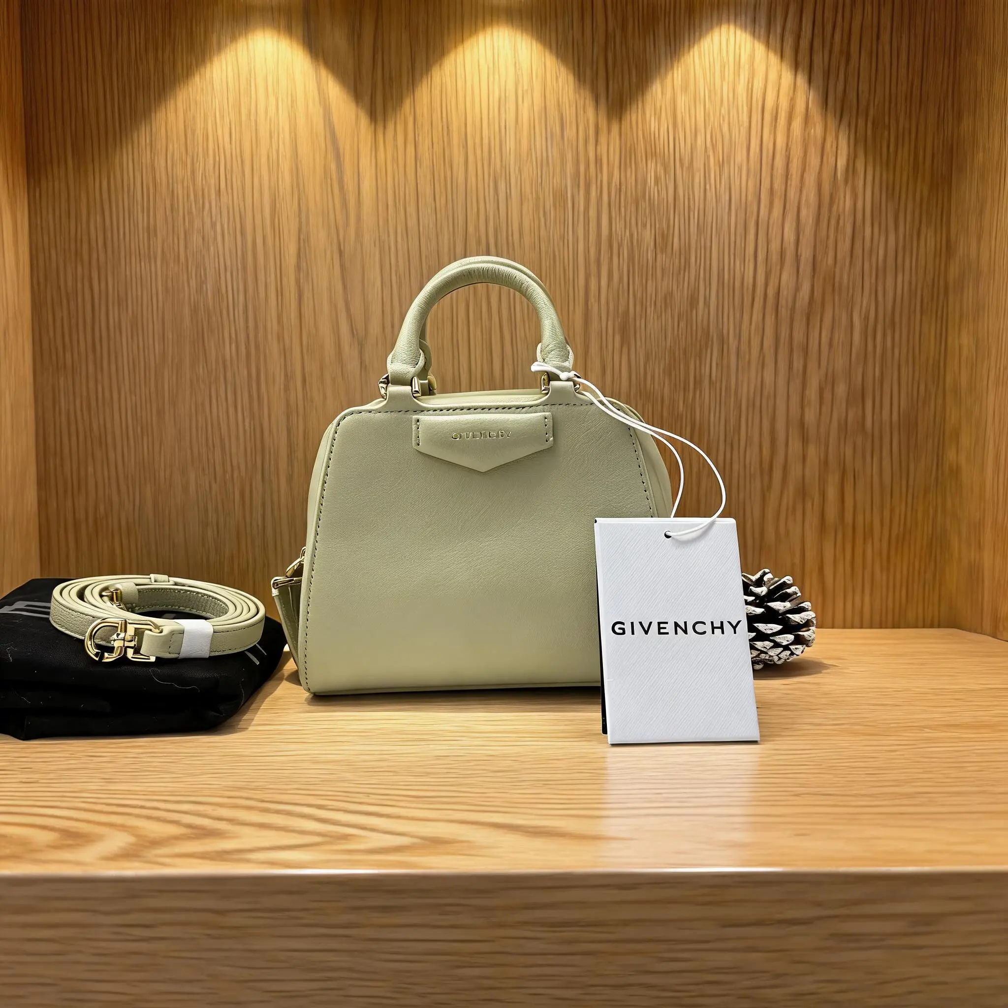 Pre-owned GIVENCHY Leather Shoulder Bag I0712406518