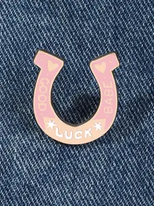 GOOD LUCK BABE Enamel Brooch fashion Decorative Brooches Ornaments Lapel Bag Badges Jewelry Gifts Hearts