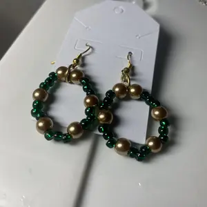 Thyias Jewelry > Holiday Earrings > Christmas Wreaths > Jewelry