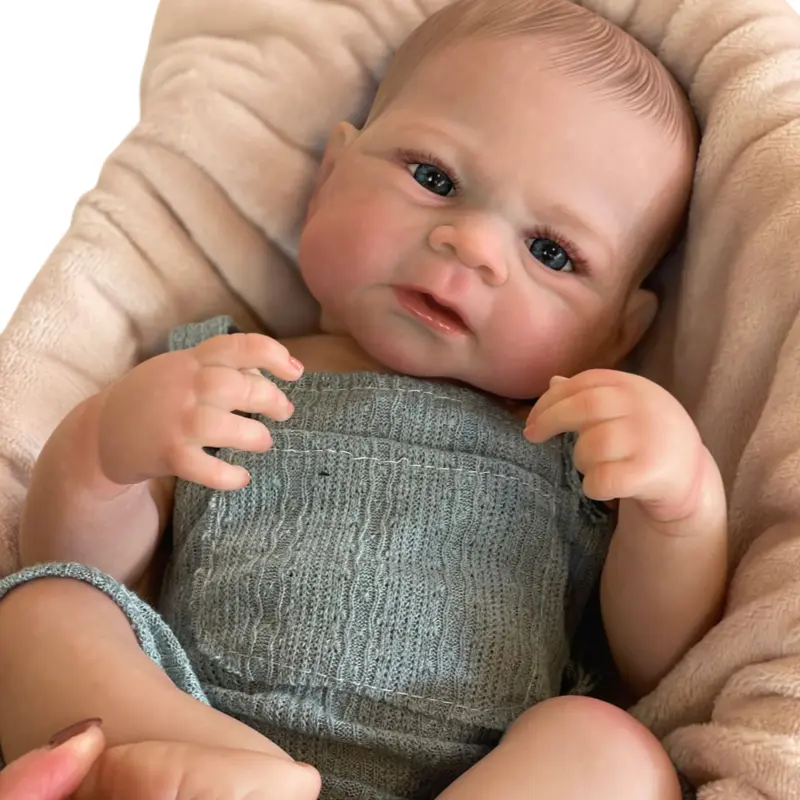18 inches and 45 centimeters, soft vinyl reborn boy doll with cute face and cute clothing styling adds a touch of realism, making it an ideal playmate for children. Great for imaginative play, perfect Christmas birthday gift